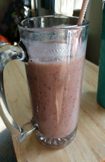 Strawberry banana flaxseed smoothie