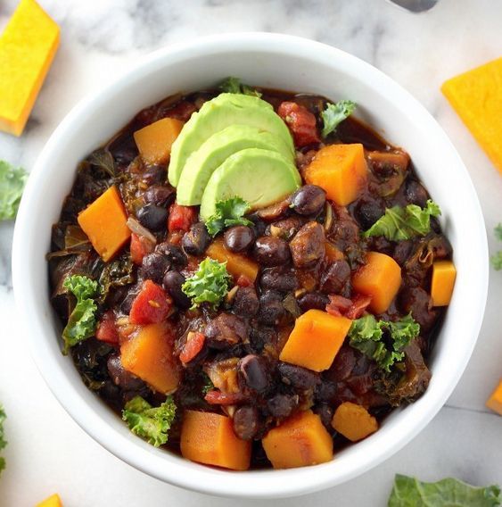 Sunday Suppers: Spicy Sriracha Black Bean and Butternut Squash Chili