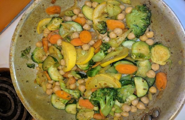 Tumeric Veggie & Chick Pea Stir Fry