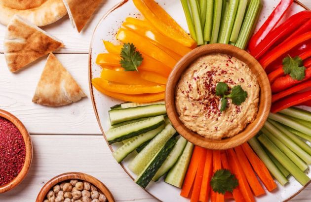 Veggies with Smoked Tofu Spread Dip