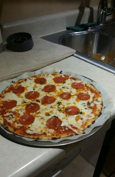 cauliflower pepperoni pizza