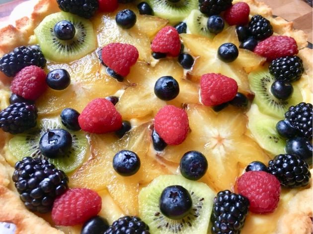 Lemon Curd Tart with Berries Keto