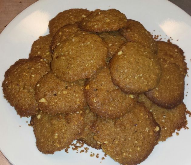 crunchy nut cookies