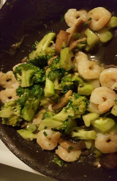 Shrimp and broccoli