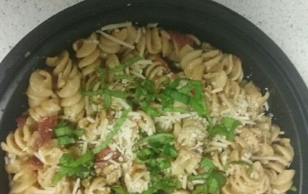 Cheesy Caprese Pasta