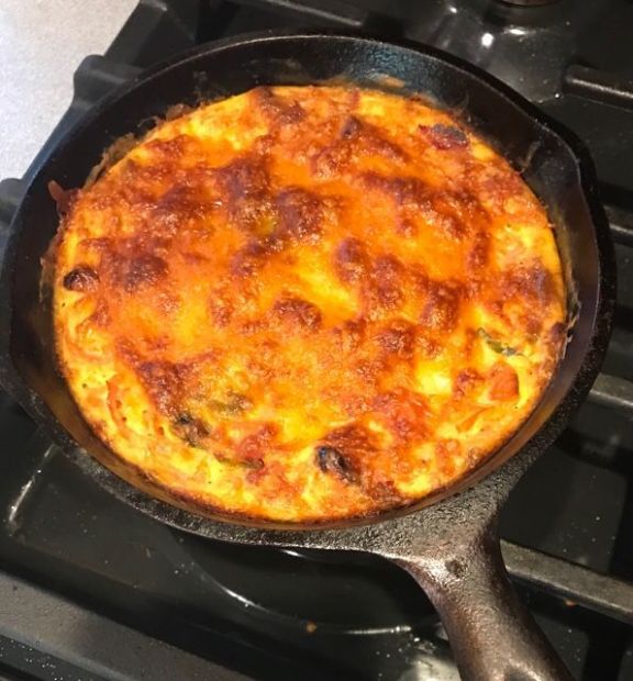 Spinach, tomato and cheese frittata