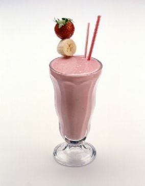 strawberrry banana almond milk smoothie