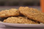 Chewy Oatmeal Raisin Cookies