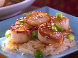 Pan Seared Scallops with Sesame Sauce 