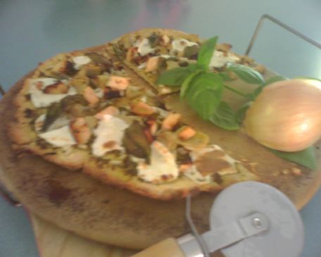 Tess' Grilled Chicken Artichoke Pizza