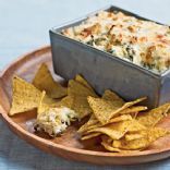 BAKED SPINACH AND ARTICHOKE DIP