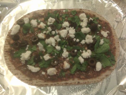 Flatout Multi-Grain Pizza with Spinach, Olives, Garlic