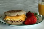 Un-Chained Recipe Contest - Healthy Egg Muffin Breakfast Sandwich