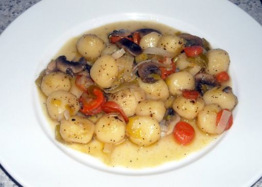 Gnocchi, Mushrooms & Leeks in White Wine Sauce