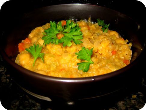 Tunisian Garlic & Chickpea Soup