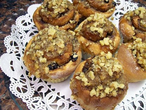 Oh-Wow! Butterscotch Cinnamon Sticky Buns with Raisins and Walnuts