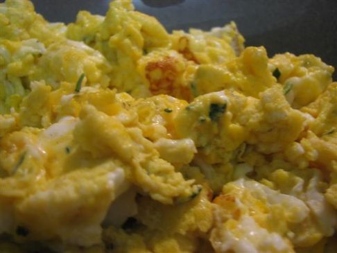 Basil scrambled eggs with spinach , mushrooms, bacon & cheese {Protein meal}