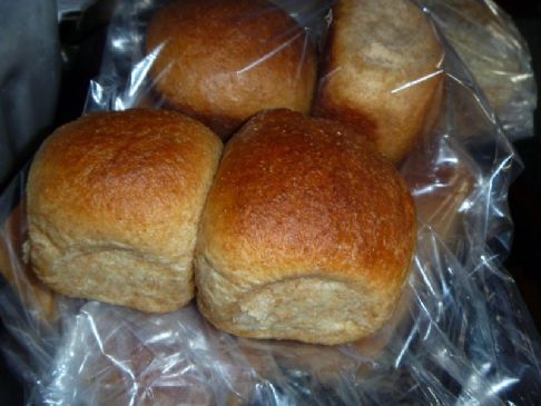 Maura's 100% whole wheat dinner rolls