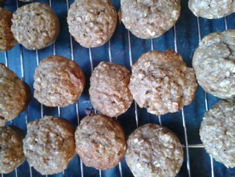 banana oat mini muffins