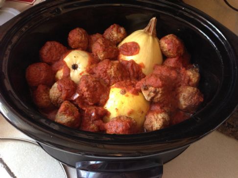 Elle's Slowcooker Spaghetti Squash & Meatballs