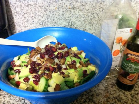 Pear and Pecan spinach salad