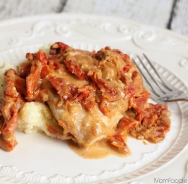 Chicken in Rich & Creamy Sun Dried Tomato Gravy