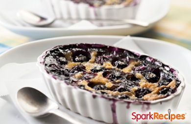 Baked Oatmeal with Blueberries and Bananas 