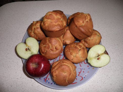 Healthy apple muffins