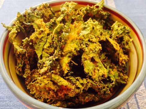 Vegan Cheezy no cashew kale chips