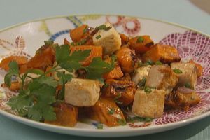 Sweet 'n' Spicy Breakfast Hash With Tofu