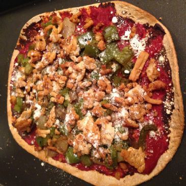 The 350 Cal Feel Full 10 x 7.5 in. Lean, Thin Crust Ground Turkey & Bell Pepper Pizza!