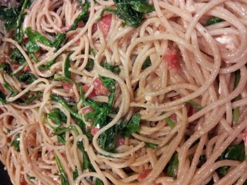 Vegetarian Spaghetti with Arugula, Tomato & Feta 