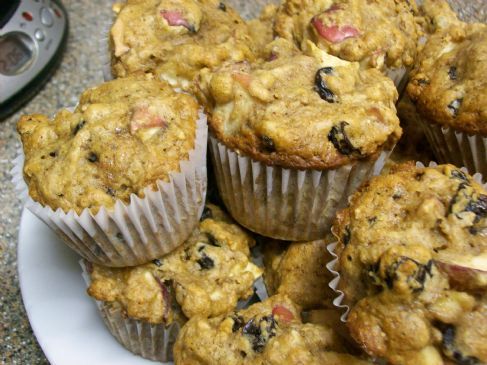 Super Apple Raisin Muffins