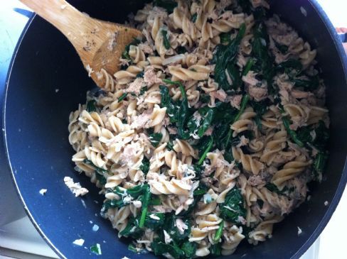 Whole Wheat Rotini with Italian Tuna and Spinach