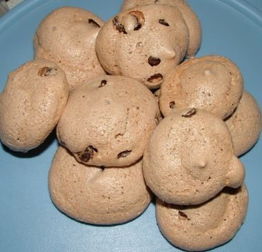 Chocolate Chip Meringues