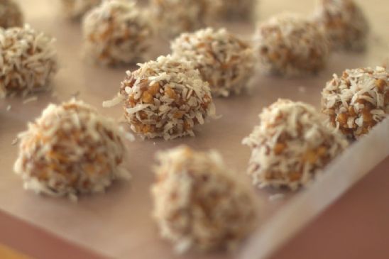 Coconut Date Balls