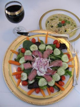 Sue-Lou Steak Salad with Blue Cheese Dressing