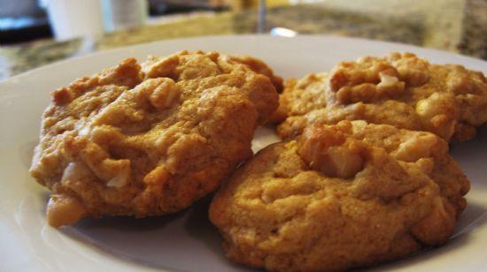 Macadamia White Chocolate Chips Cookies