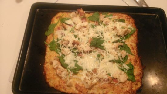 Chicken Bacon SPinach Pizza with Cauliflower crust