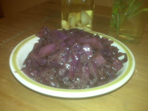 Braised red cabbage