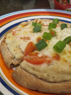 Caramelized Onion & White Bean Pita Pizza