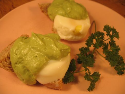 Eggs Benedict with Avocado Hollandaise