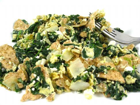 Skinny Matzo Brei with Fresh Spinach, Garlic, and Onions