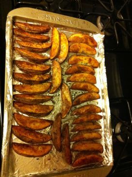 Baked potato wedges w parsley