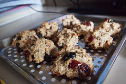 Nuts and fruits muffin tops