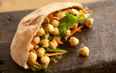 Tangy Bean Salad with Carrots, Tomatoes & Parsley