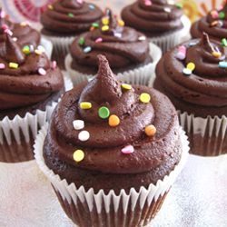 Chocolate Cupcakes With Chocolate Buttercream Frosting