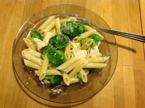 Pasta with chicken breast, broccoli (and potentially Alfredo sauce)