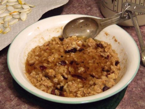 Lizzy Oatmeal w/ raisins or craisins & walnuts Recipe | SparkRecipes