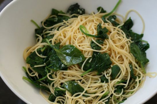 Spaghetti with Spinach, Garlic and Lemon